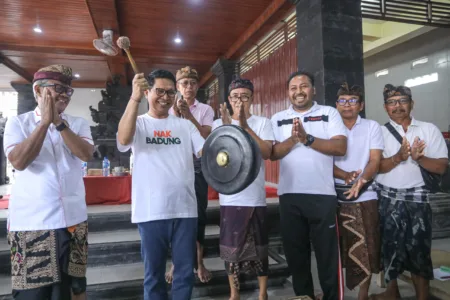 Sekda Adi Arnawa Buka Turnamen Ceki Pura Pangrurah Sakti Cemagi